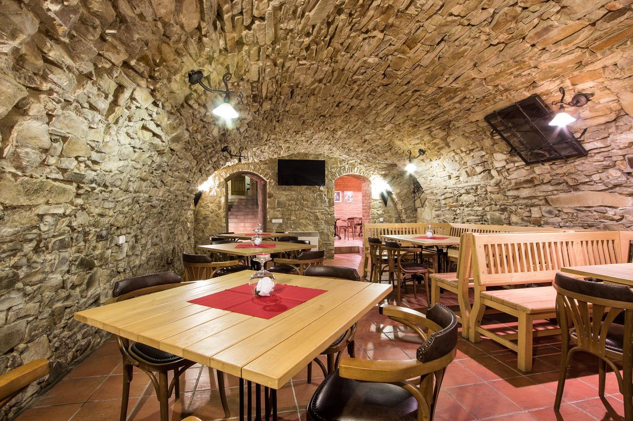 Hotel Pod Vezi Strážnice المظهر الخارجي الصورة